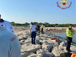 Tragedia in mare: ritrovato morto il piccolo Carlo
