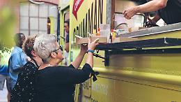 Street food nel mirino: blitz dei Nas dopo i casi di botulino in Calabria e Sardegna