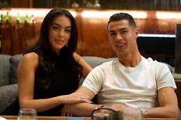 Cristiano Ronaldo e Georgina, anello da 6 milioni e pioggia di regali choc: ecco i dettagli che fanno impazzire i social