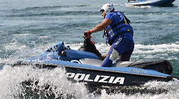 Turista tedesco "sporcaccione" getta rifiuti nel Lago Maggiore: multa da capogiro