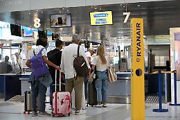 Voli Ryanair bloccati a Caselle Torinese con 5 ore di ritardo: ecco come ottenere il rimborso