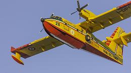 Incendio sul monte Barone, vigili del fuoco e Canadair in azione per domare le fiamme
