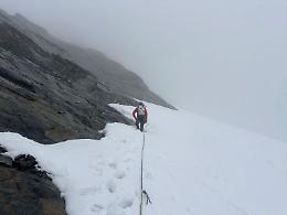 Monte Rosa: due alpinisti al gelo, la montagna li tiene in ostaggio