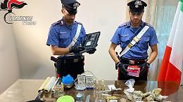 Blitz in Canavese porta all’arresto di un presunto spacciatore con droga, armi e ricetta per sintetici (FOTO)