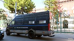 Carcere di Alba nel caos: aggressioni, agenti feriti e strutture distrutte mentre la videosorveglianza resta spenta