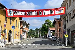 La Vuelta sbarca in Canavese: Caluso in festa per il passaggio dei campioni
