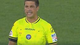 Serie A, svolta storica: per la prima volta un arbitro spiega in diretta allo stadio la decisione sul Var (VIDEO)