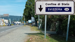 Cartoline da Ivrea. Benvenuti in corso Vercelli, terra di nessuno. "Bollengo è Svizzera!"