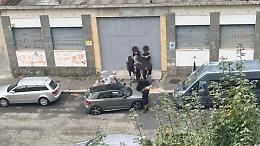 Esplosioni di petardi e risse al Regio Parco, quartiere ostaggio del degrado tra bar fuori controllo e occupazioni abusive