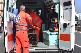 Motociclista tedesco muore a Sambuco sulla Statale 21: strada chiusa per ore