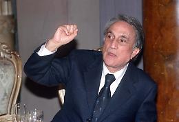 È morto Emilio Fede, il volto più discusso del giornalismo televisivo italiano 