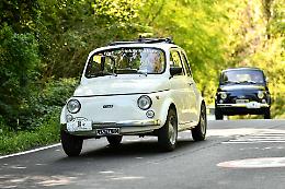 Raduno di Fiat 500 a Giaveno: ottanta piccole grandi icone in festa