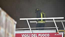 Incendio a Druento, villetta evacuata e strada chiusa: ipotesi corto circuito ai pannelli solari