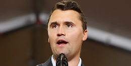 Charlie Kirk ucciso durante un evento in Utah: il conservatore aveva 31 anni (Video Shock)
