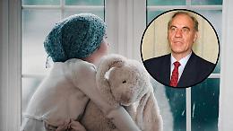 Rifiutano biopsia e curano il figlio con i fanghi: il quattordicenne muore di tumore e i genitori finiscono a processo per omicidio