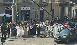 Matrimonio con cavalli e carrozze paralizza il traffico a Torino