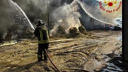 Rogo alla cascina di Vittorino Merlo a Rivarolo Canavese, la stessa già colpita dalle fiamme nel 2022