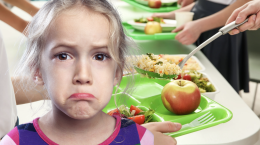 Bambini celiaci a digiuno: il pasto per loro non arriva. Caos mensa a Settimo Torinese