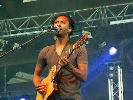 Dal cuore dell’Africa allo spirito di Marley: il viaggio musicale di Daby Touré approda a Ivrea