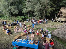 Parco archeologico del Lago Pistono: folla all’Open Day, la Preistoria conquista il Canavese