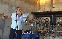 Poesia in Cascina: lo slam di Cascina Prono che unisce versi e comunità