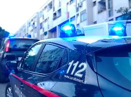 Uomo trovato morto in casa: il silenzio di venti giorni svela una tragedia nascosta