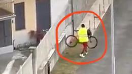 Gli rubano la bicicletta il giorno del suo compleanno: i Carabinieri di Settimo identificano il ladro