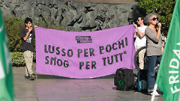 Caos al Salone dell’Auto, la Future Parade invade Torino dopo lo stop alle Super Car (FOTO)