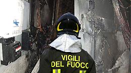 Torino, incendio nelle cantine in Santa Rita: quindici alloggi senza luce in un palazzo Atc