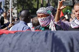 Cortei pro Palestina, 145 agenti feriti: il Viminale valuta nuove misure di sicurezza dopo le proteste per Gaza e la Freedom Flotilla