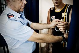 “Macelleria messicana” a Ivrea: chiesti 17 anni di carcere per le guardie penitenziarie