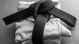 Ciriè celebra il suo Maestro: Cesare Bertone riceve il VII Dan a 85 anni, mezzo secolo di judo e di vita sul tatami