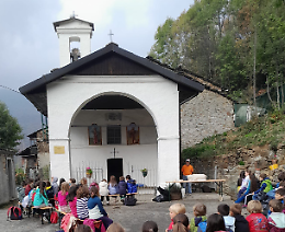 Profumi d’autunno e sorrisi a Castagno: la grande castagnata dei bambini di Coassolo 