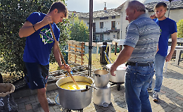Traves festeggia l’autunno con polenta concia, sapori autunnali e musica