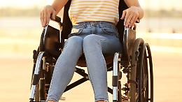 “Non venire più, ci fai perdere soldi”. La cliente disabile cancellata con un messaggio