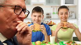 Il “caso panino” torna in Consiglio a Chivasso: nuova interrogazione sulla mensa scolastica. Ora che succede?