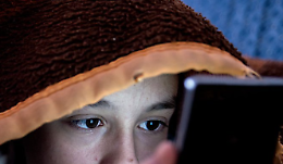 Cyberbullismo, un ragazzo su quattro vittima o testimone: solo il 5% chiede aiuto