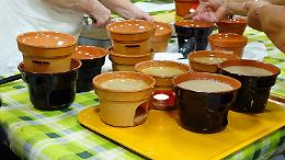 Lauriano in festa: duecento persone per la bagna cauda della Pro Loco