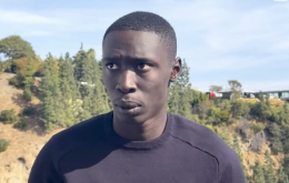 “Khaby Lame è morto”: la bufala che ha fatto impazzire il web. Ma lui ride, come sempre, senza dire una parola