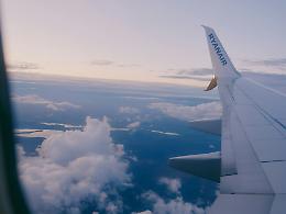 Ritardo di oltre tre ore sul volo Ryanair: la compagnia condannata a risarcire il passeggero