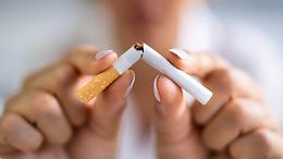 Maldive, vietato fumare per sempre: chi è nato dopo il 2007 non potrà accendersi una sigaretta nemmeno in vacanza