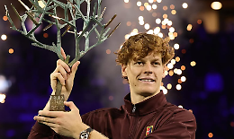 Sinner trionfa a Parigi e torna numero 1 al mondo: “È stato un anno incredibile”