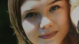 Aurora, 13 anni, uccisa dal suo primo amore. Scrisse a ChatGPT prima di morire: "Devo lasciarlo?"