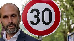 A Ivrea, arrivano le “Zone 30” ma tanto i 30 all’ora non li fa nessuno: ci pensano già le buche