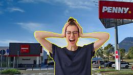 Donna in preda all’agitazione colpisce la vetrina di un supermercato a Torino