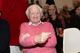 È morto Giorgio Forattini, il vignettista che fece ridere (e arrabbiare) la Repubblica