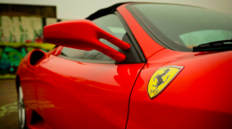 Ferrari accelera nel terzo trimestre 2025: ricavi e utile in crescita, Vigna guarda al 2030 con fiducia