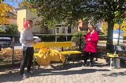 Castiglione Torinese si colora di giallo: inaugurata la panchina per sensibilizzare sull’endometriosi