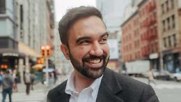 Un socialista a New York: ecco chi è Zohran Mamdani, il nuovo sindaco anti-Trump (VIDEO)