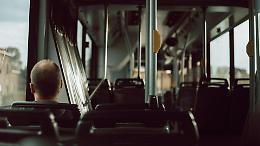 Treno guasto e pendolari a piedi: nuova mattinata di disagi sulla Rivarolo–Torino